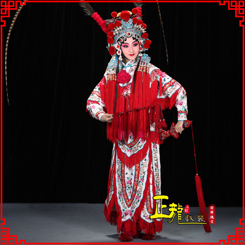 红桥刀马旦改容战父 软绉镶边女改良靠